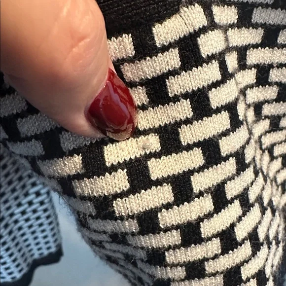 RW&Co cardigan - Picture 10 of 11